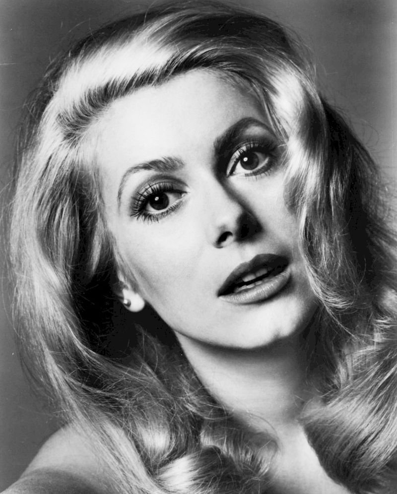 Catherine Deneuve argent