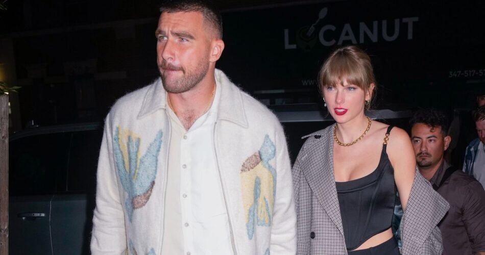 Taylor swift & Travis Kelce by gettyimages