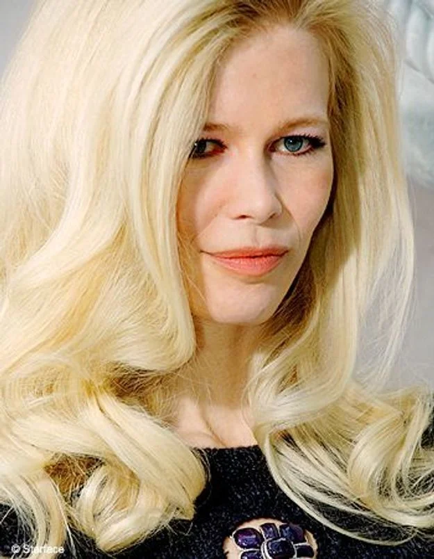 Claudia Schiffer argent